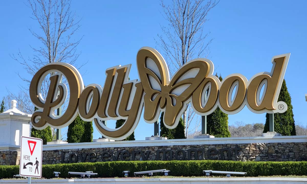 dollywood Archives | Moms Who Think