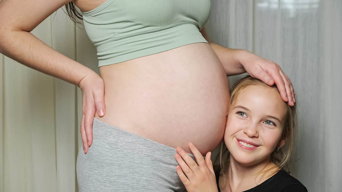 When Should I Feel My Baby Move During Pregnancy 