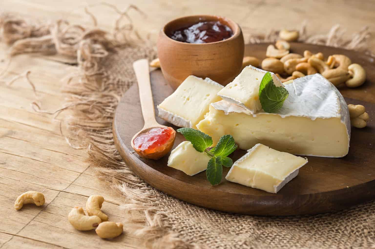 Camembert Vs Brie Cheese: Taste Difference & Full Nutritional Comparison