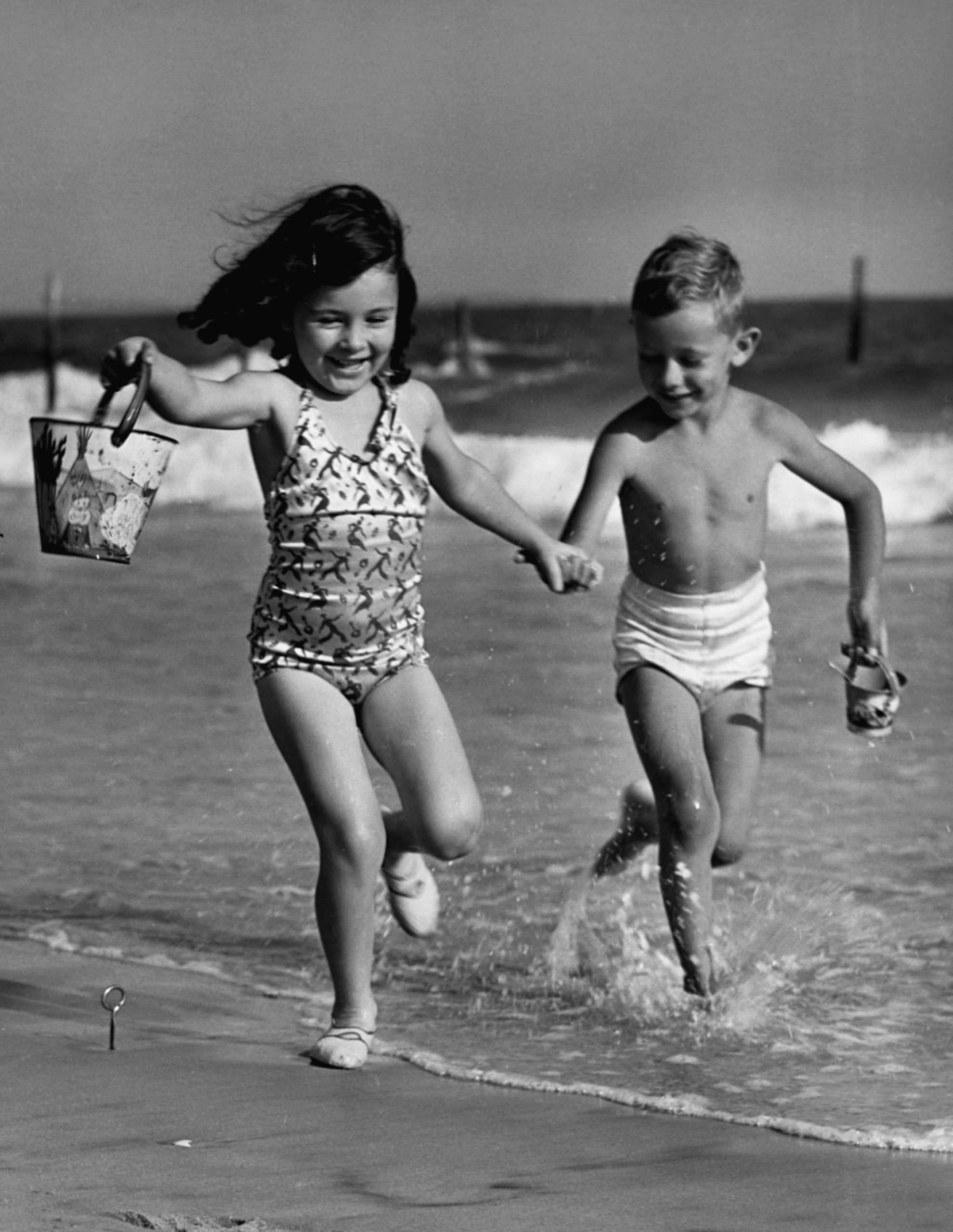 Nostalgic Snapshots That Capture the Spirit of the 1950s