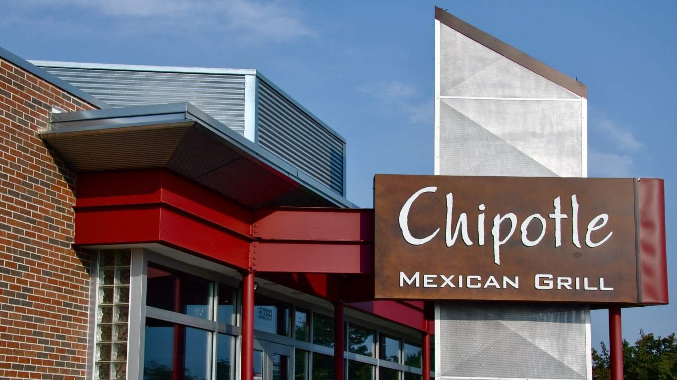 My Family Was a Huge Chipotle Fan, But These 6 Changes Ruined It For Us