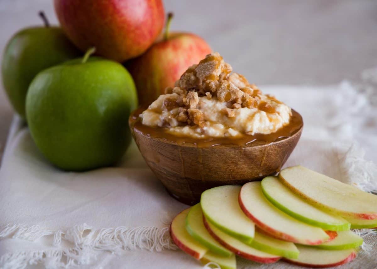 Toffee Cheesecake Dip with fruit