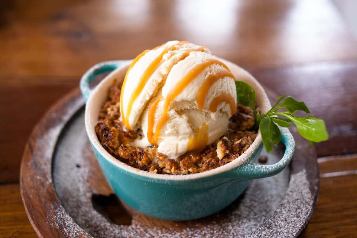 Apple Crumble Dessert with Ice Cream