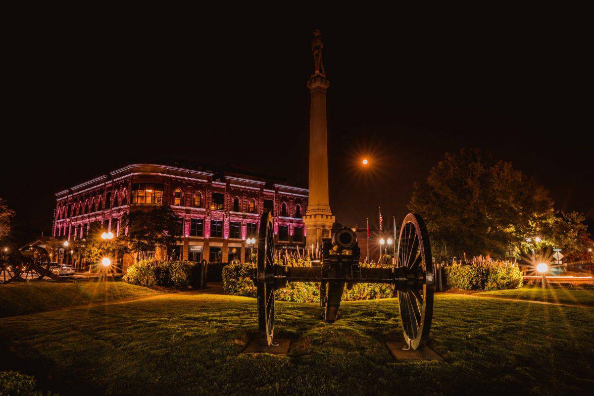 Historic downtown Franklin Tennessee at night