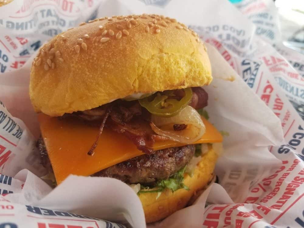 Bill's Burger Little-Known Burger Spots That Are Better Than In-N-Out