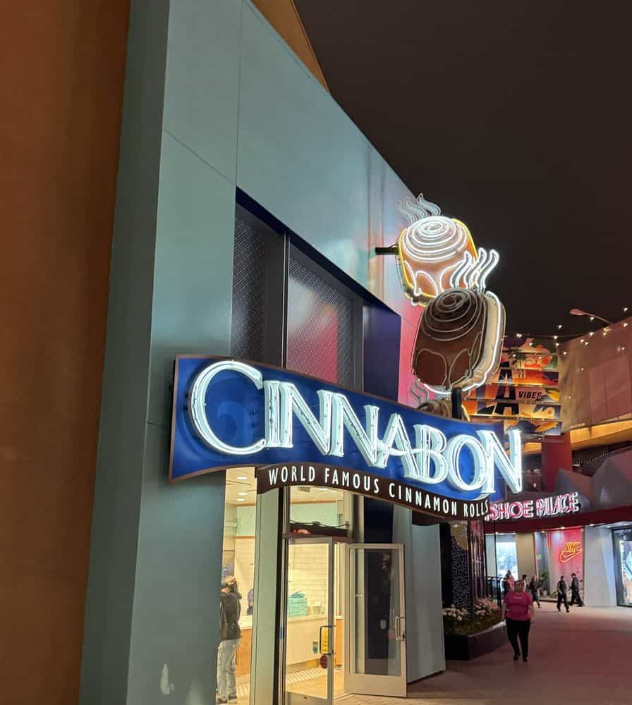 Cinnabon