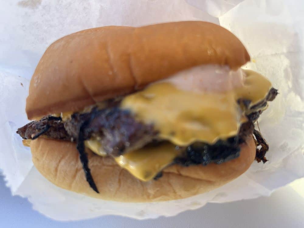 10 Little-Known Burger Spots That Are Better Than In-N-Out