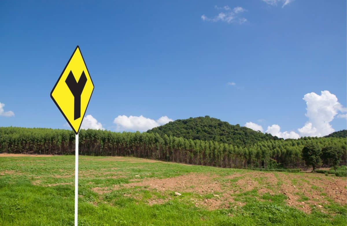 Y intersection road sign