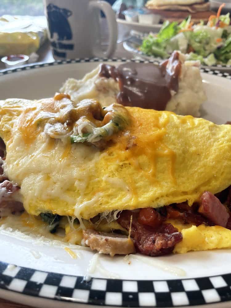 Lesser-Known Breakfast Chains That Are Way Better Than IHOP